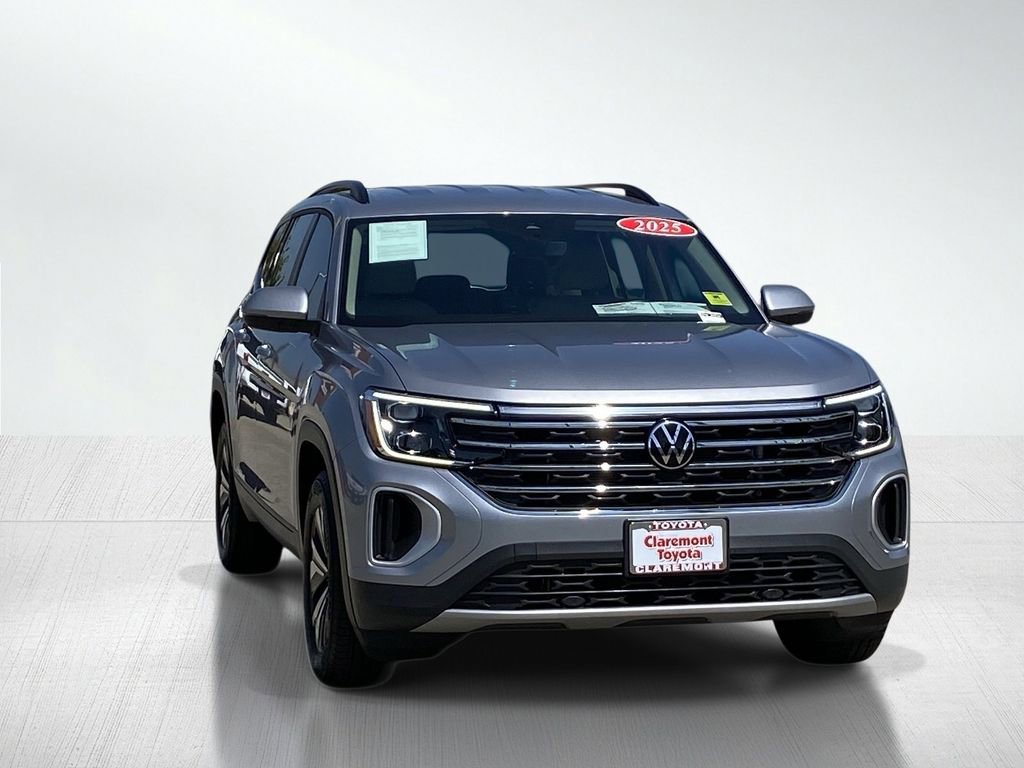 Used 2025 Volkswagen Atlas SE image 13