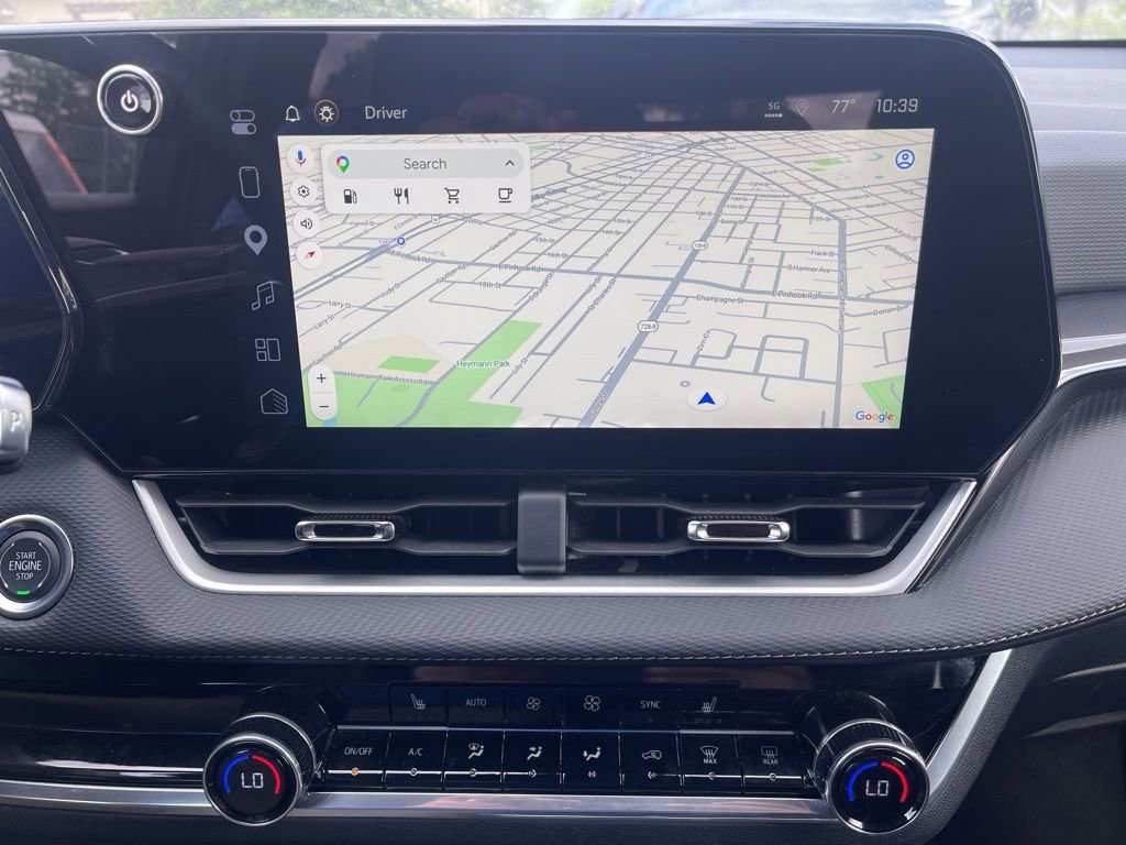 Used 2025 Chevrolet Equinox LT w/ Convenience Package II image 12