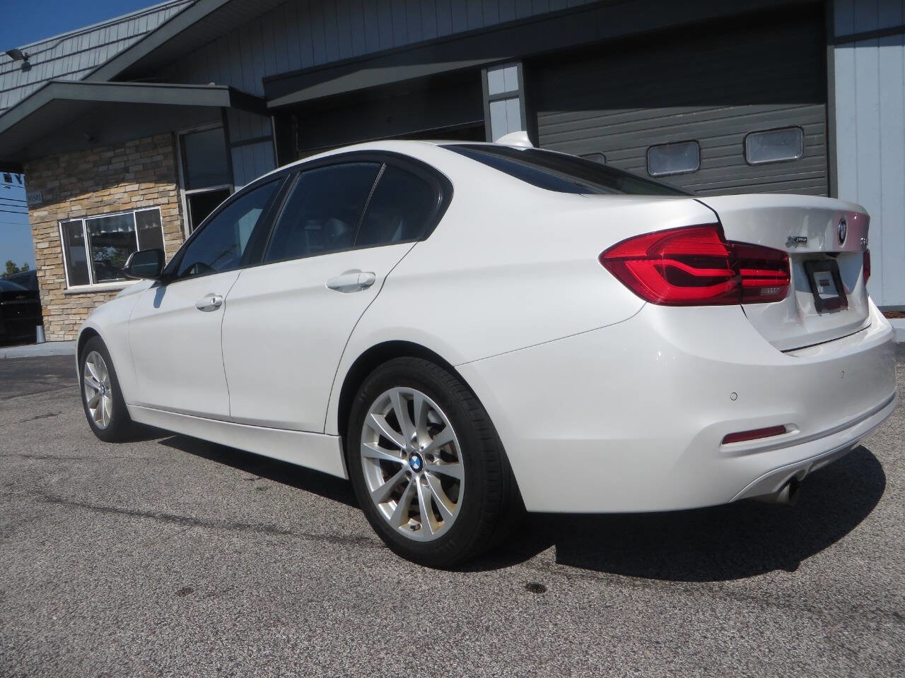 Used 2016 BMW 320i xDrive Sedan image 28