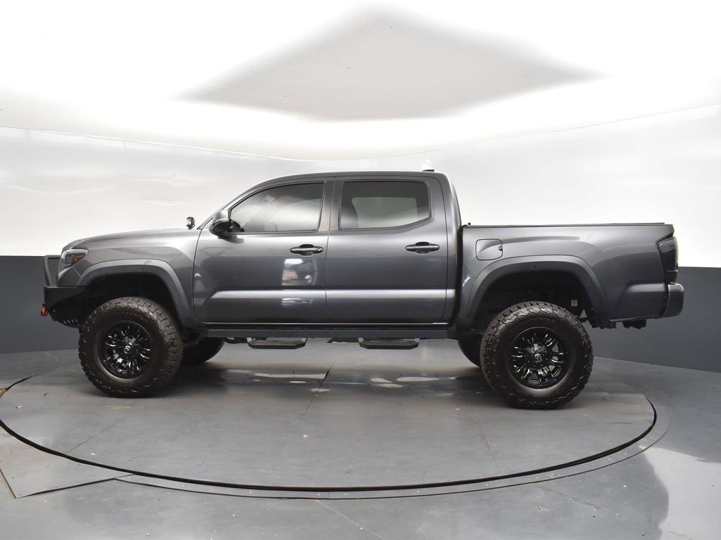 Used 2020 Toyota Tacoma TRD Off-Road image 4