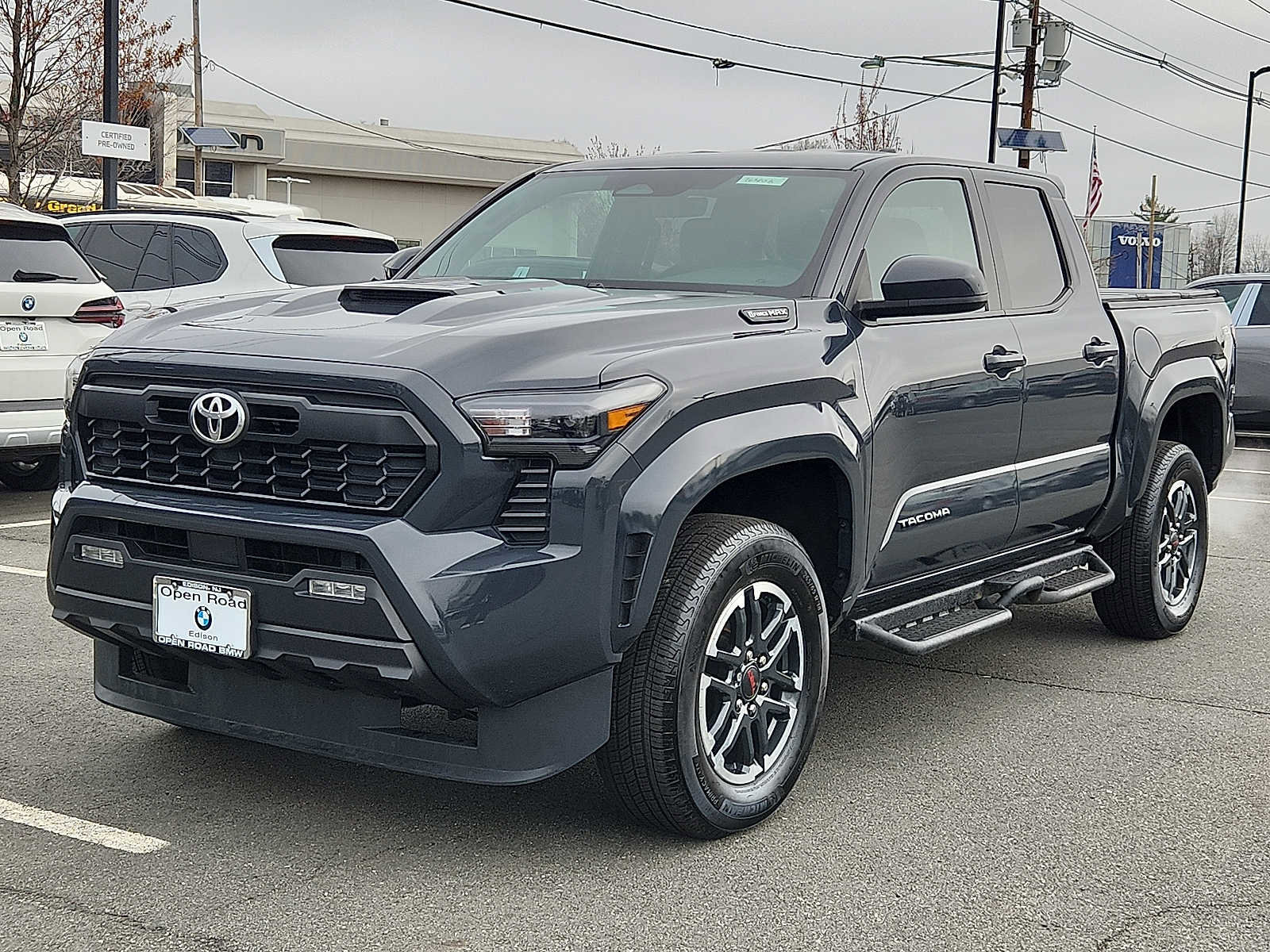 Used 2025 Toyota Tacoma TRD Sport AWD/4WD image 3