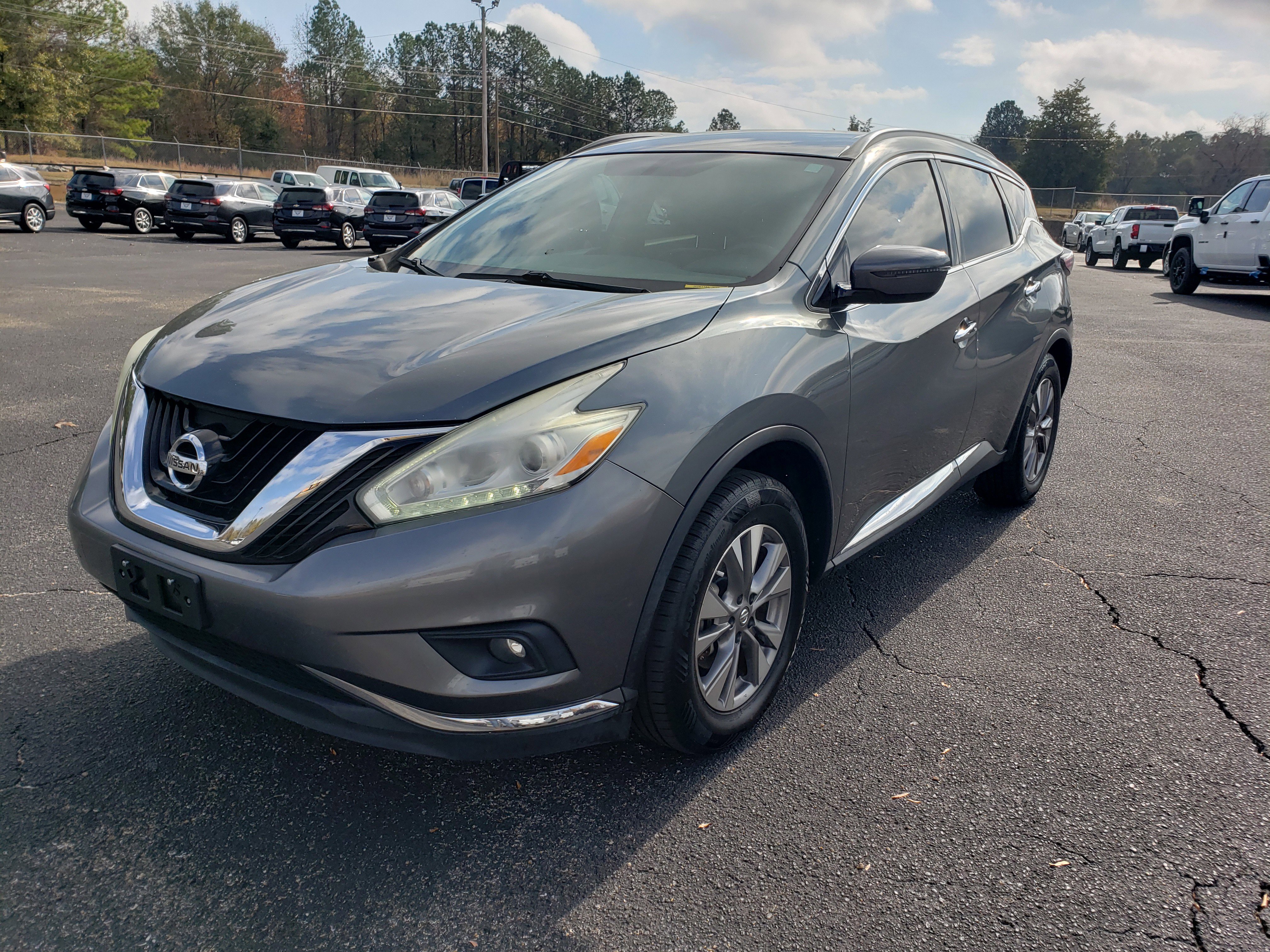 Used 2016 Nissan Murano SV image 2
