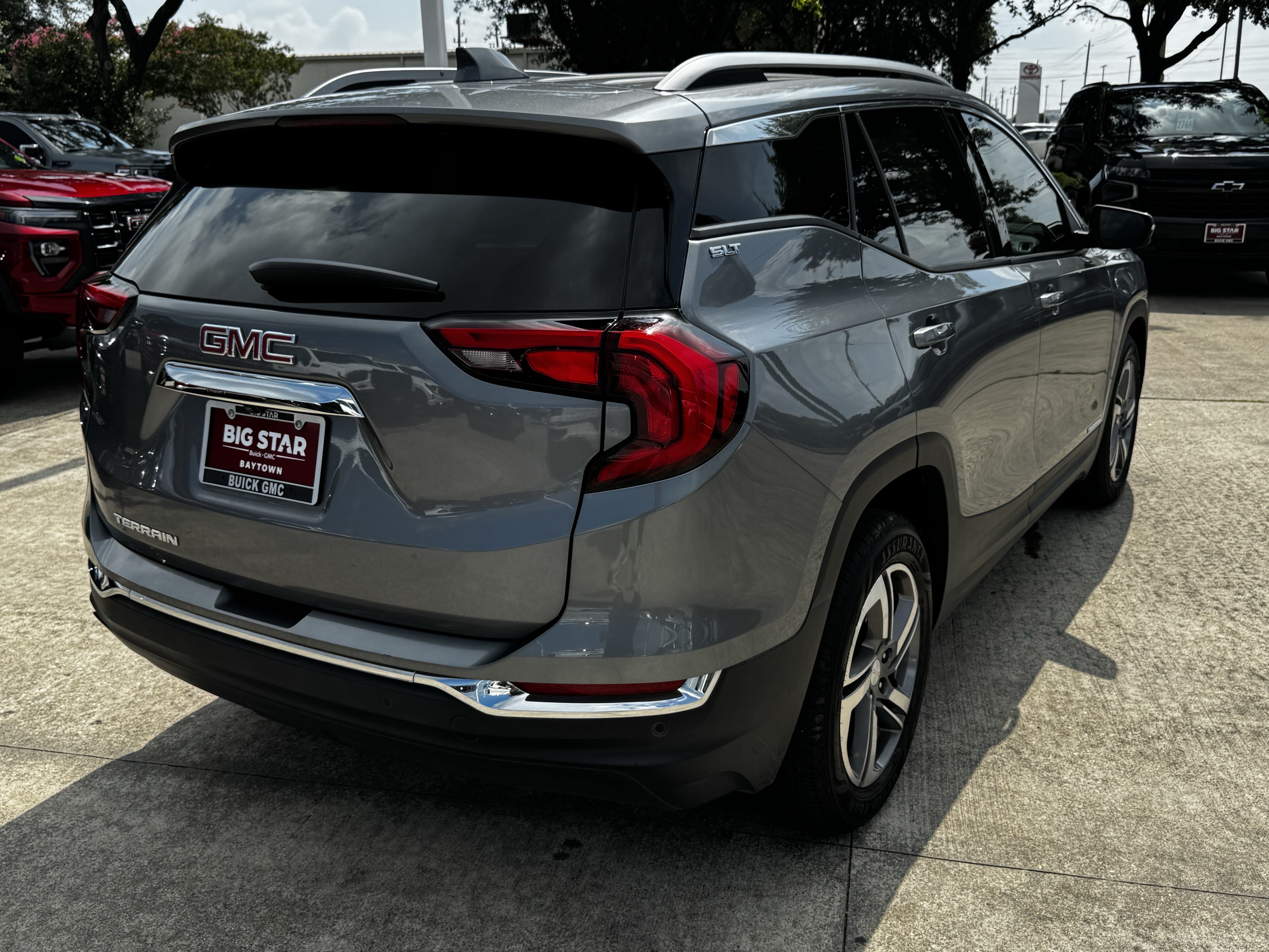 Used 2020 GMC Terrain SLT w/ Preferred Package FWD image 8
