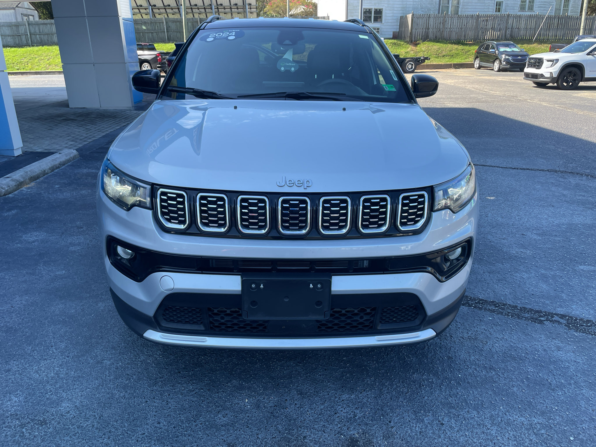 Used 2024 Jeep Compass Limited AWD/4WD image 3