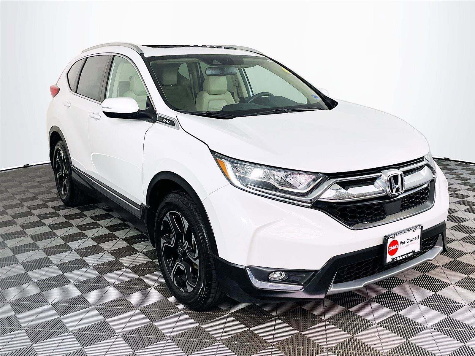 Used 2019 Honda CR-V Touring image 1