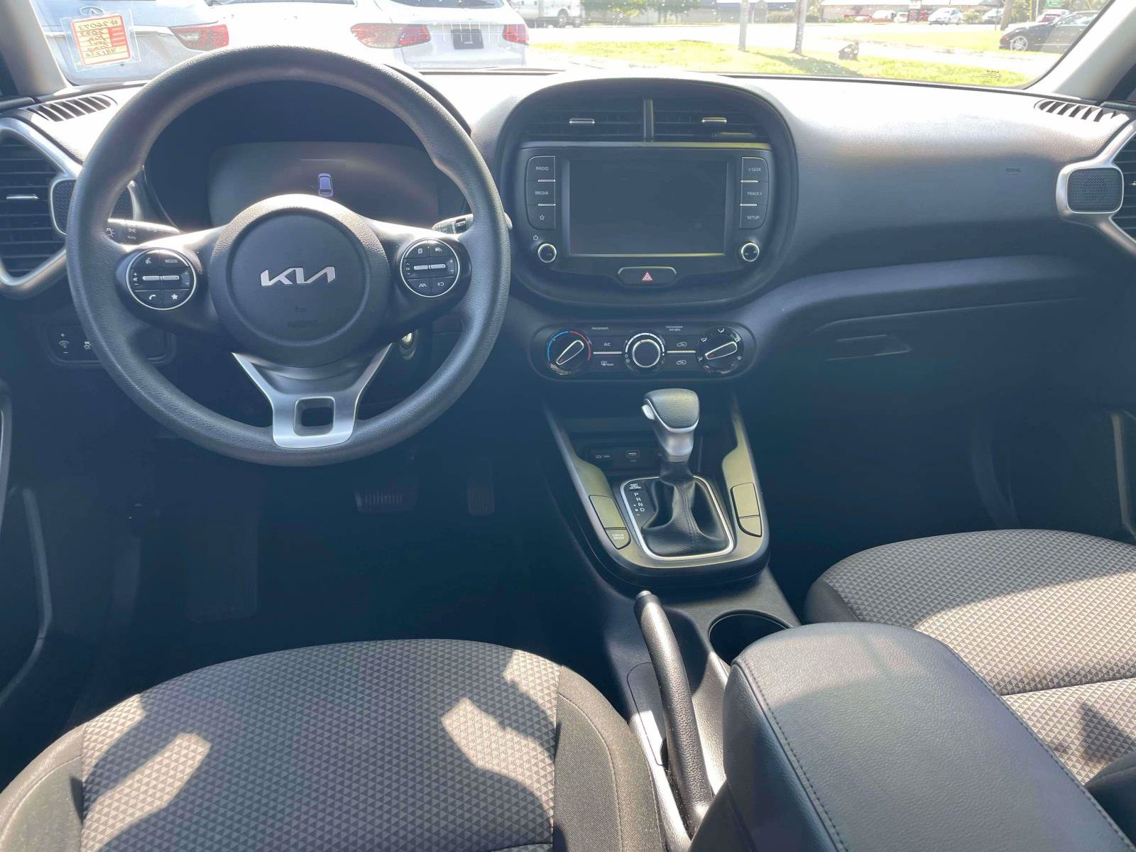 Used 2023 Kia Soul LX w/ Option Group 015 FWD image 14
