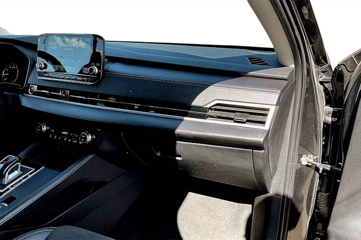 Used 2023 Mitsubishi Outlander SE image 16