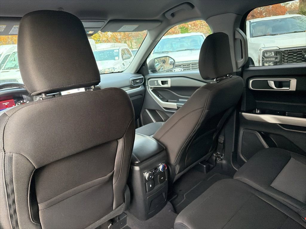 Used 2022 Ford Explorer XLT image 32