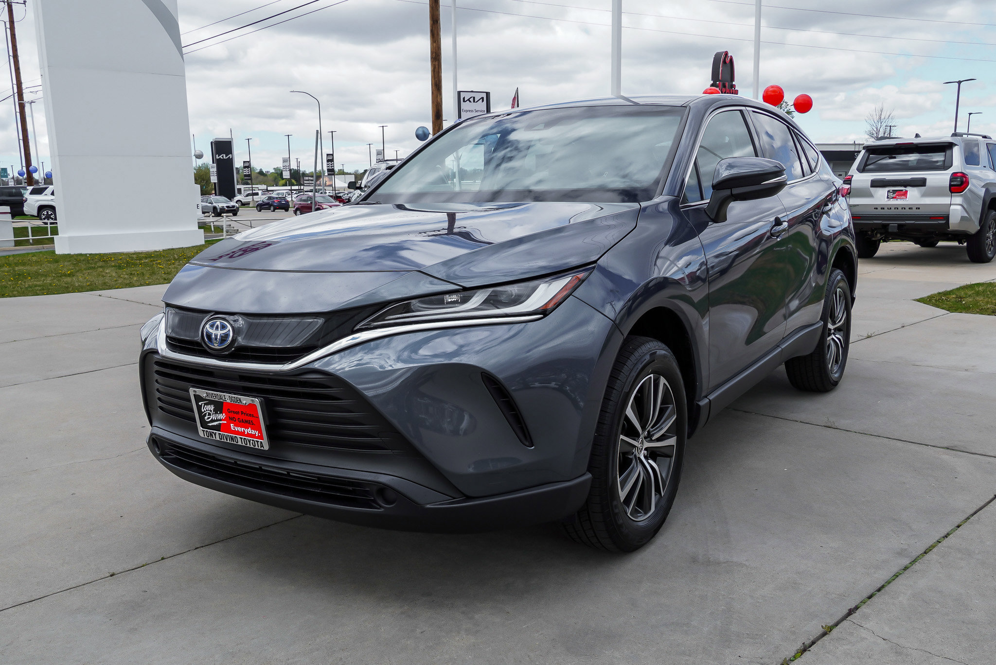 Certified 2024 Toyota Venza LE image 4