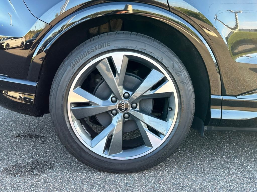 Used 2024 Audi Q4 e-tron Premium w/ Convenience Package image 48