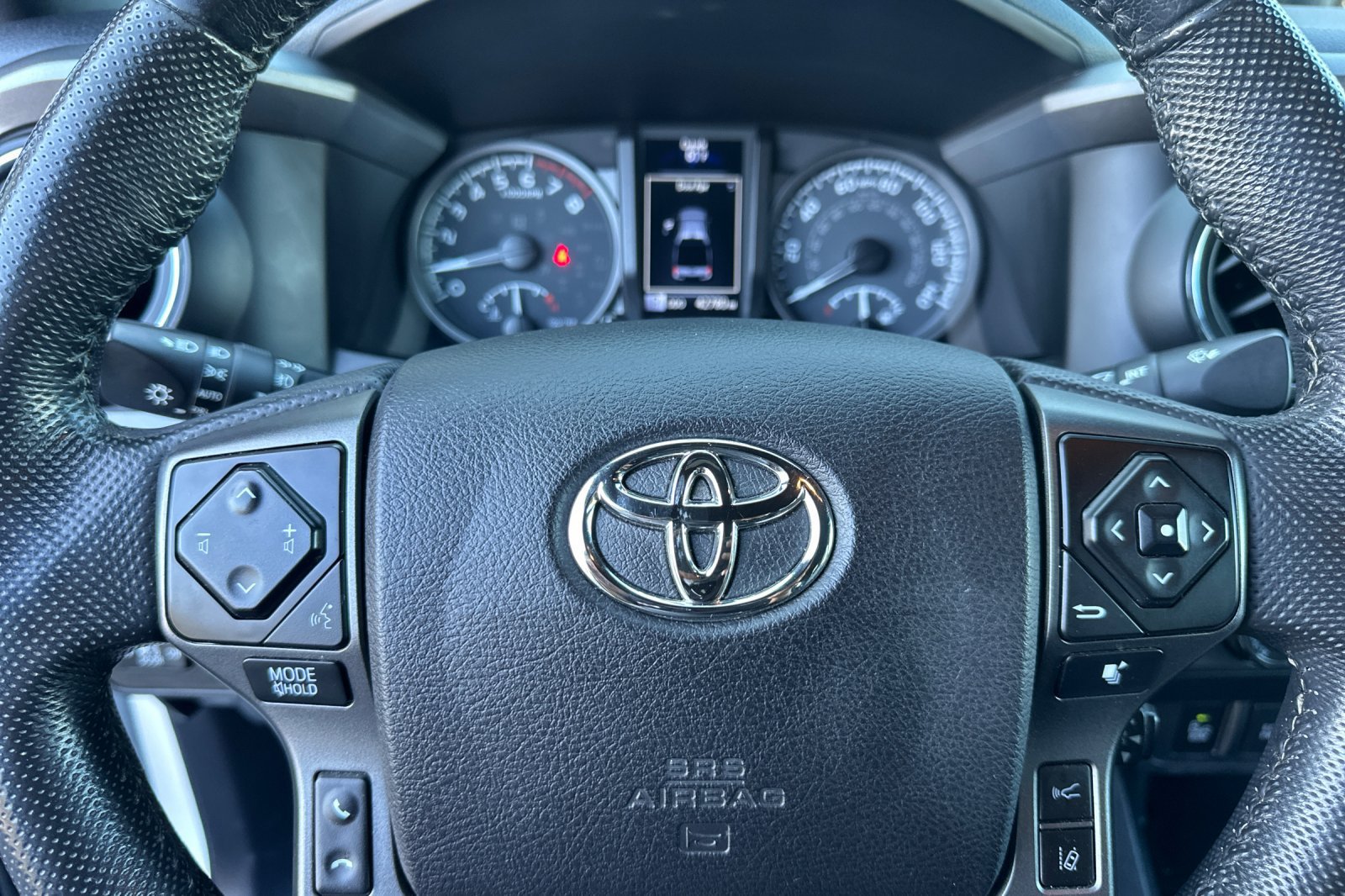 Used 2021 Toyota Tacoma TRD Off-Road w/ Technology Package AWD/4WD image 25