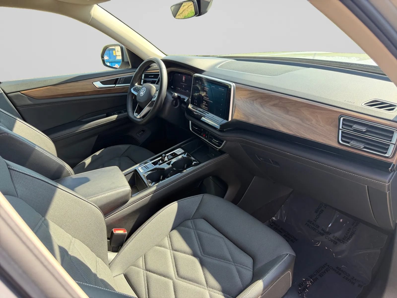 Used 2024 Volkswagen Atlas SE AWD/4WD image 34