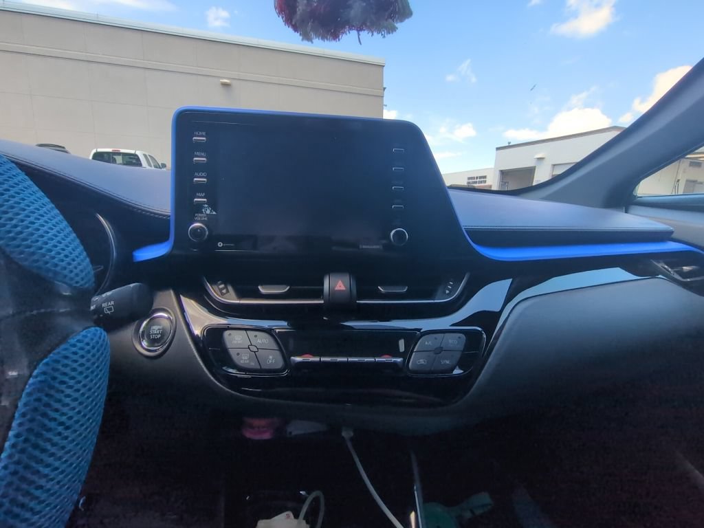 Used 2020 Toyota C-HR XLE FWD image 13