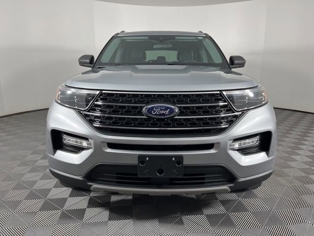 Used 2023 Ford Explorer XLT w/ Equipment Group 202A image 4