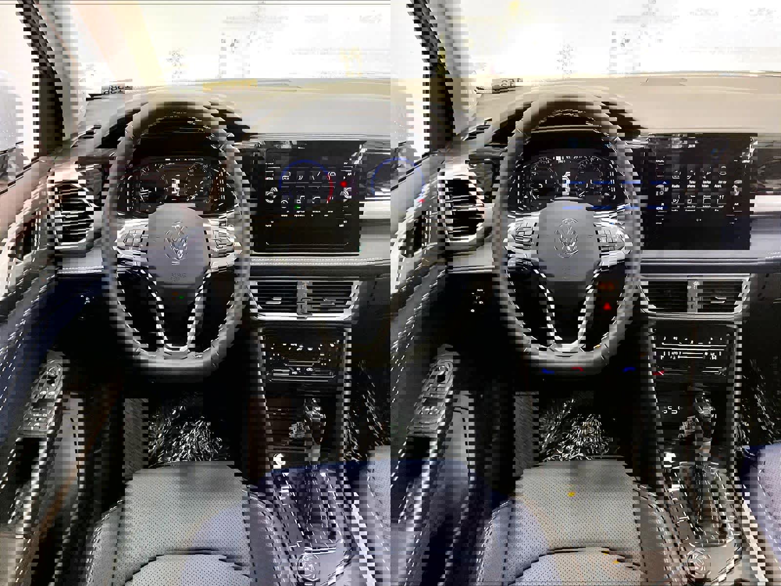 New 2026 Volkswagen Taos SEL image 15