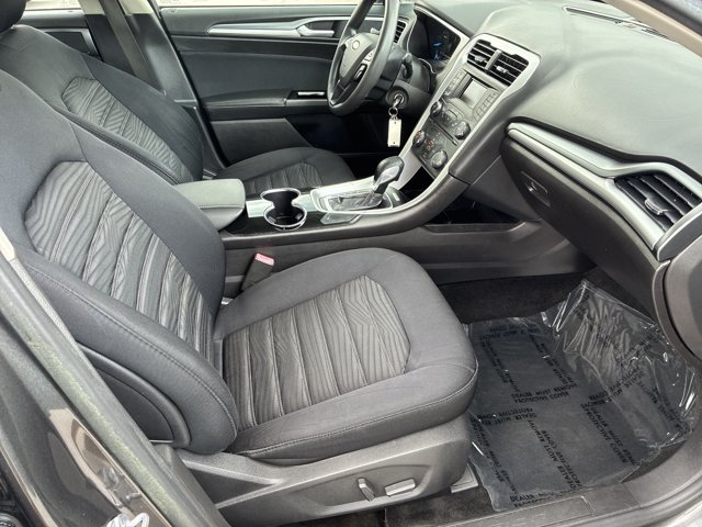 Used 2016 Ford Fusion SE FWD image 15