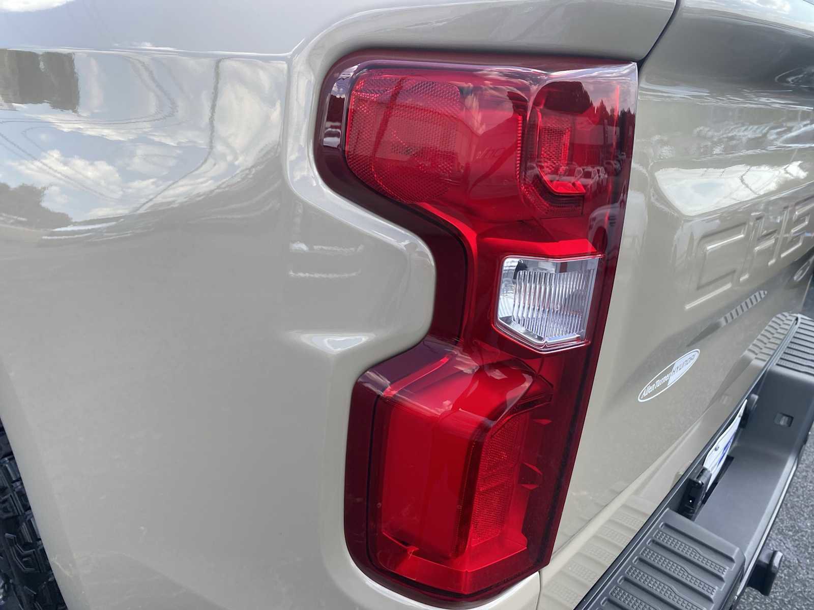 Used 2022 Chevrolet Silverado 1500 LT Trail Boss w/ LT Trail Boss Premium Package image 16