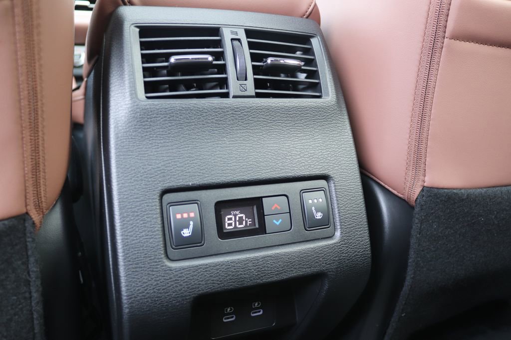 New 2026 Mitsubishi Outlander SEL image 17