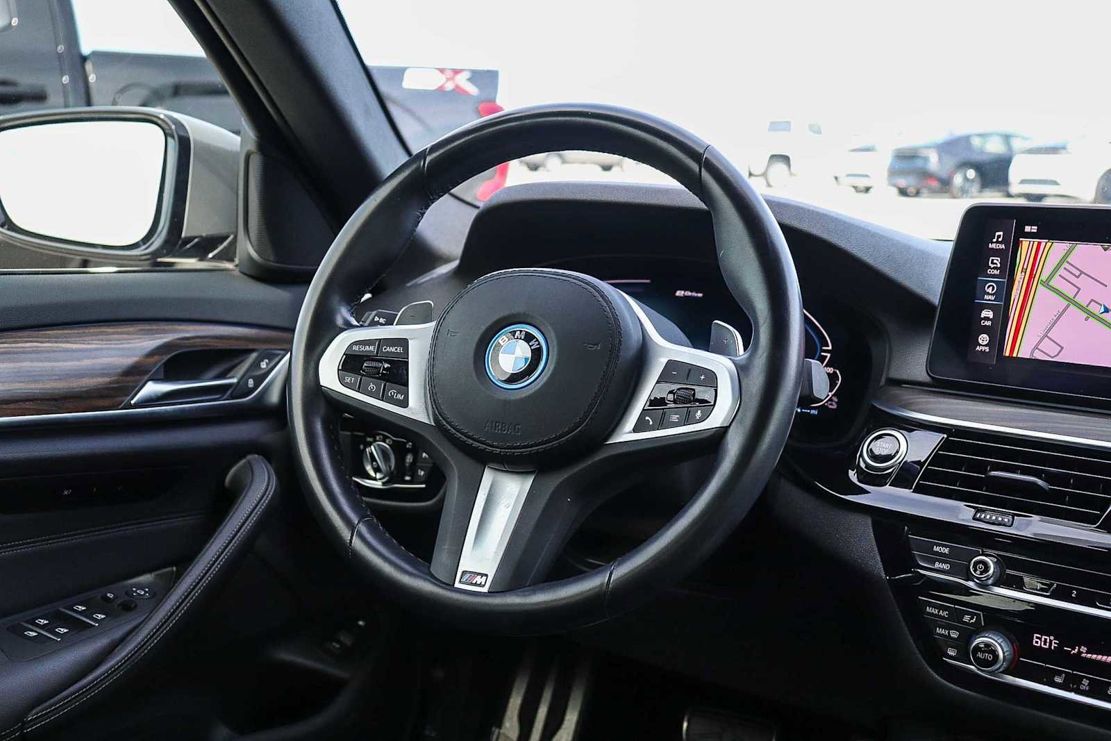 Used 2022 BMW 530e w/ M Sport Package image 22