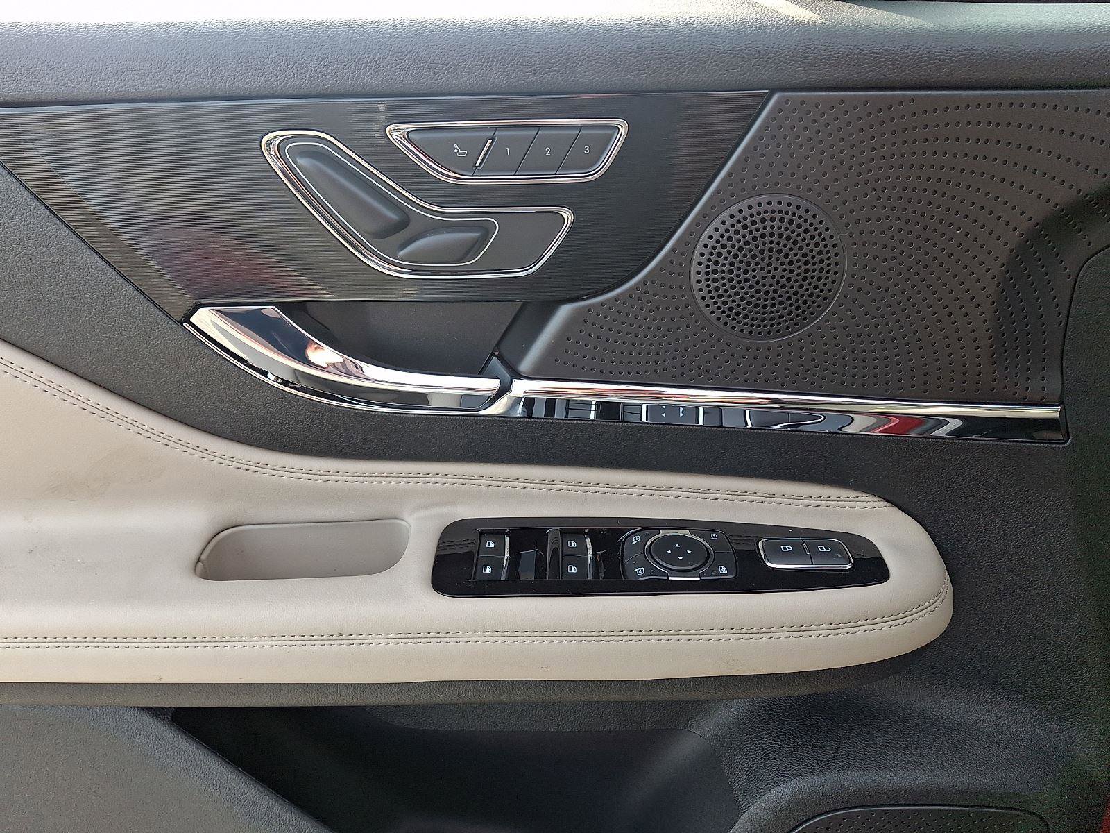 New 2026 Lincoln Corsair Premiere image 9