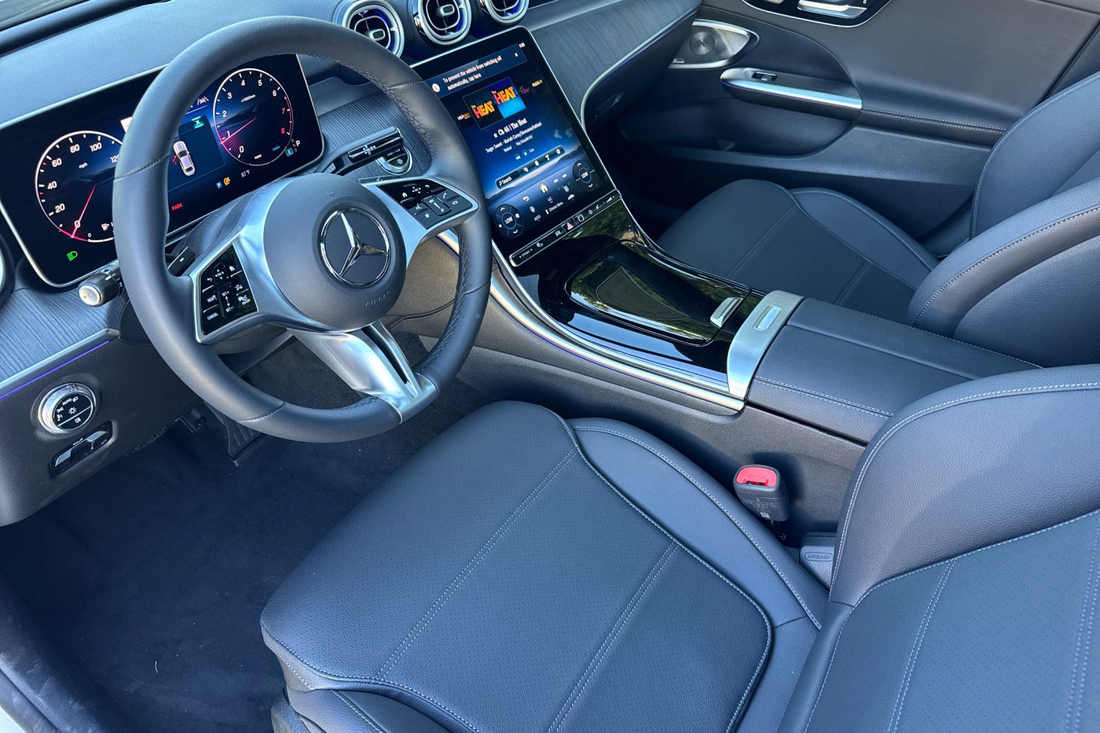 New 2025 Mercedes-Benz C 300 Sedan image 4