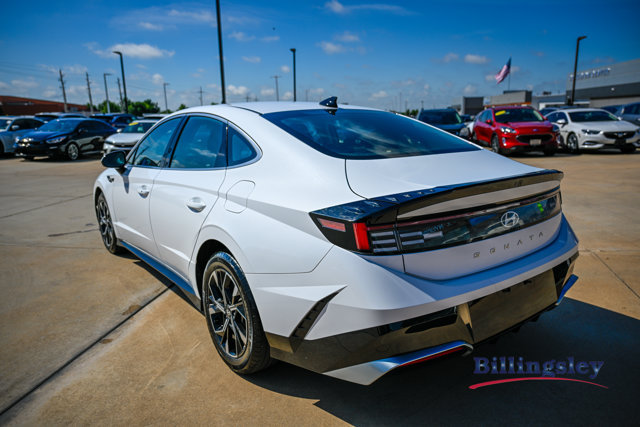 Used 2024 Hyundai Sonata SEL FWD image 3