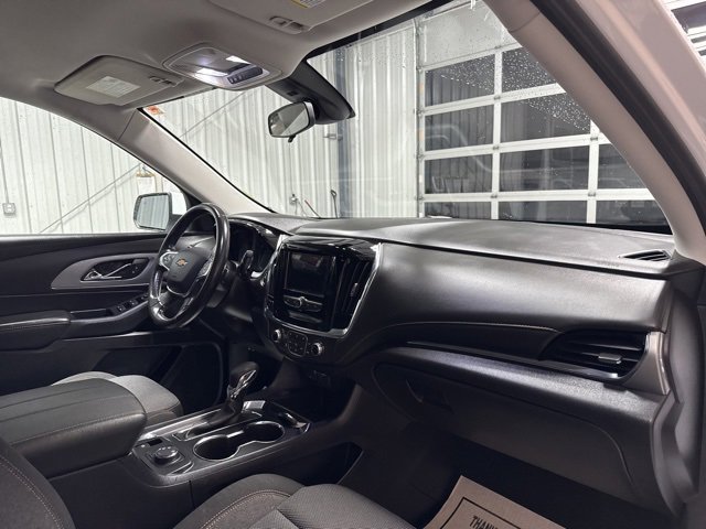 Used 2021 Chevrolet Traverse LT image 27