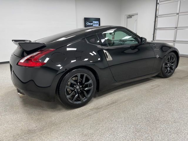 Used 2019 Nissan 370Z Coupe RWD image 11