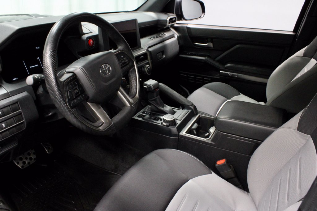 Used 2025 Toyota Tacoma TRD Sport AWD/4WD image 22