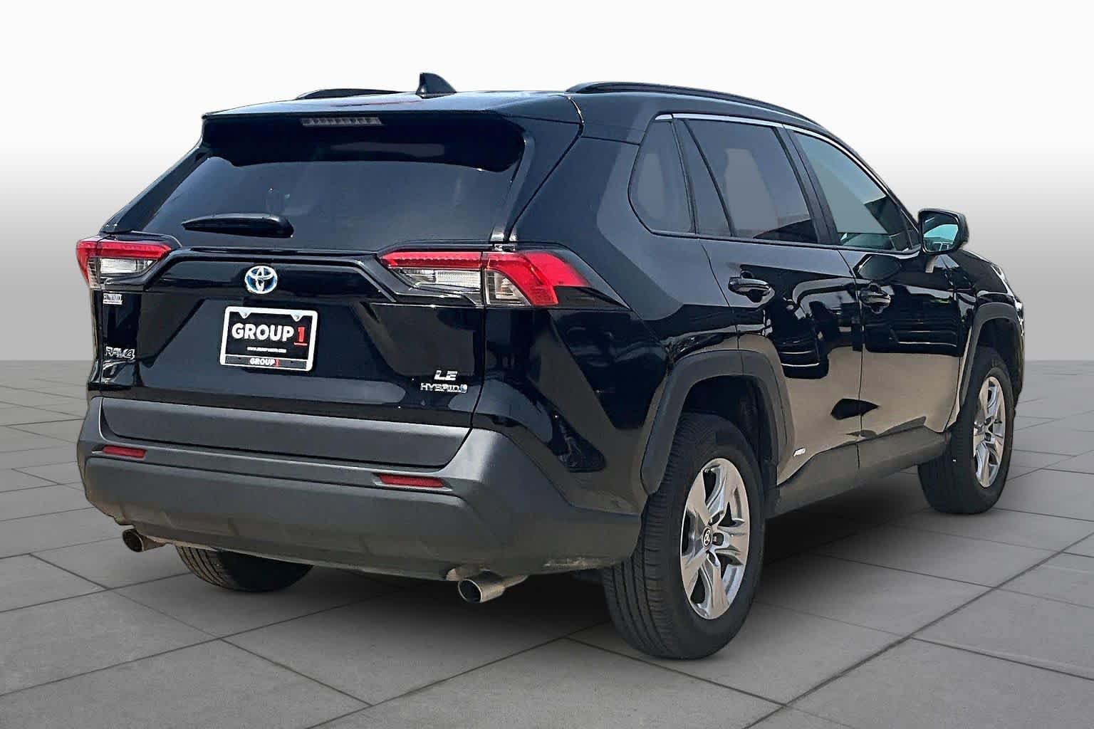 Used 2023 Toyota RAV4 LE AWD/4WD image 14