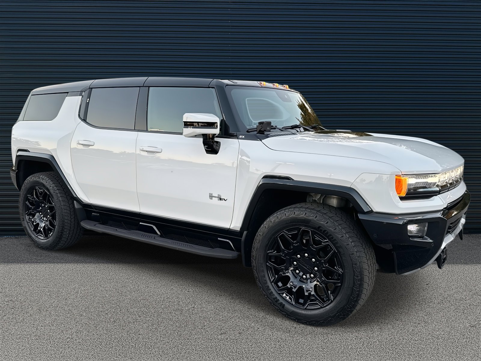 Used 2024 GMC Hummer EV 2X w/ LPO, Illumination Package image 1