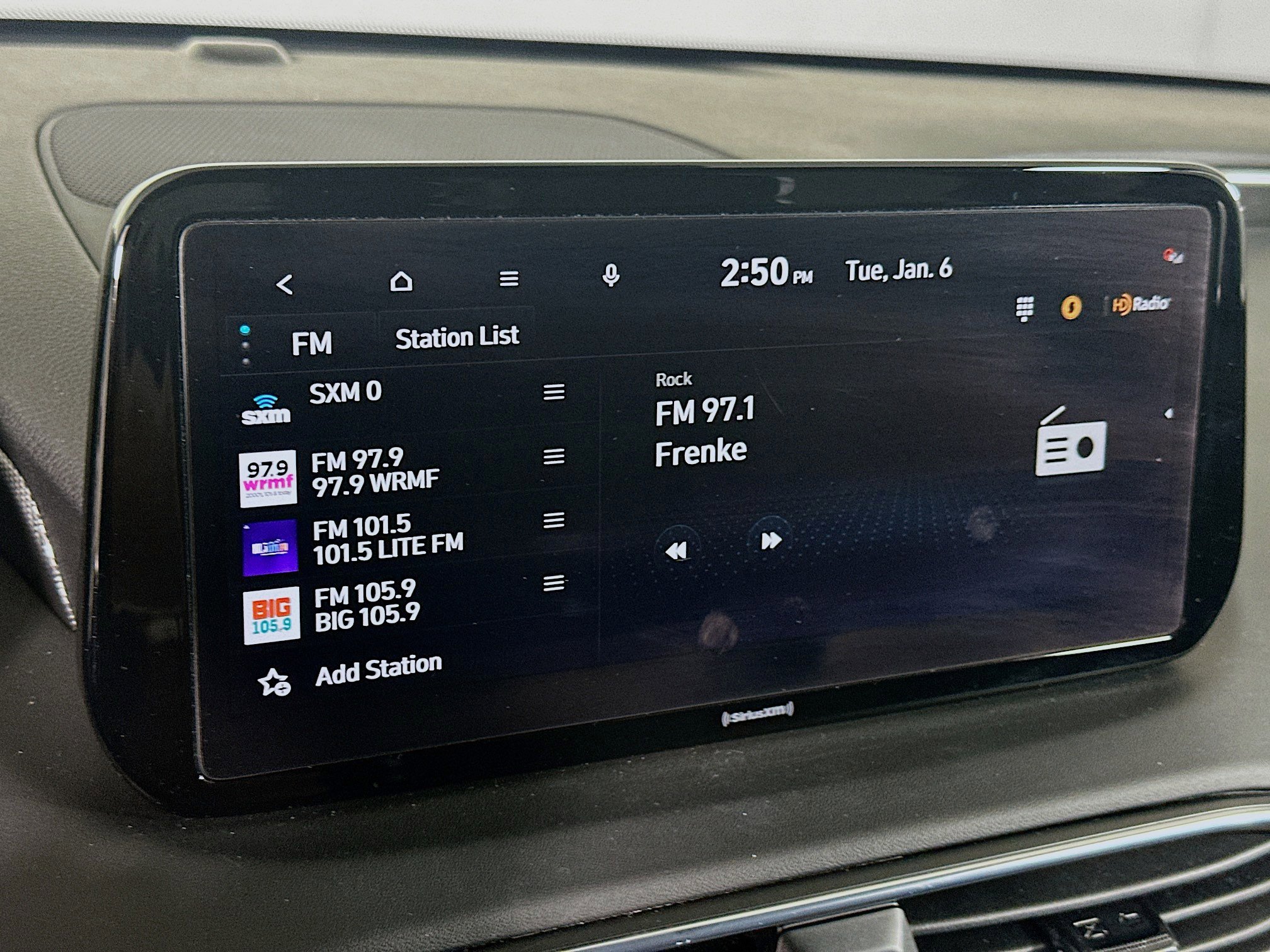 Used 2023 Hyundai Santa Fe SEL image 19