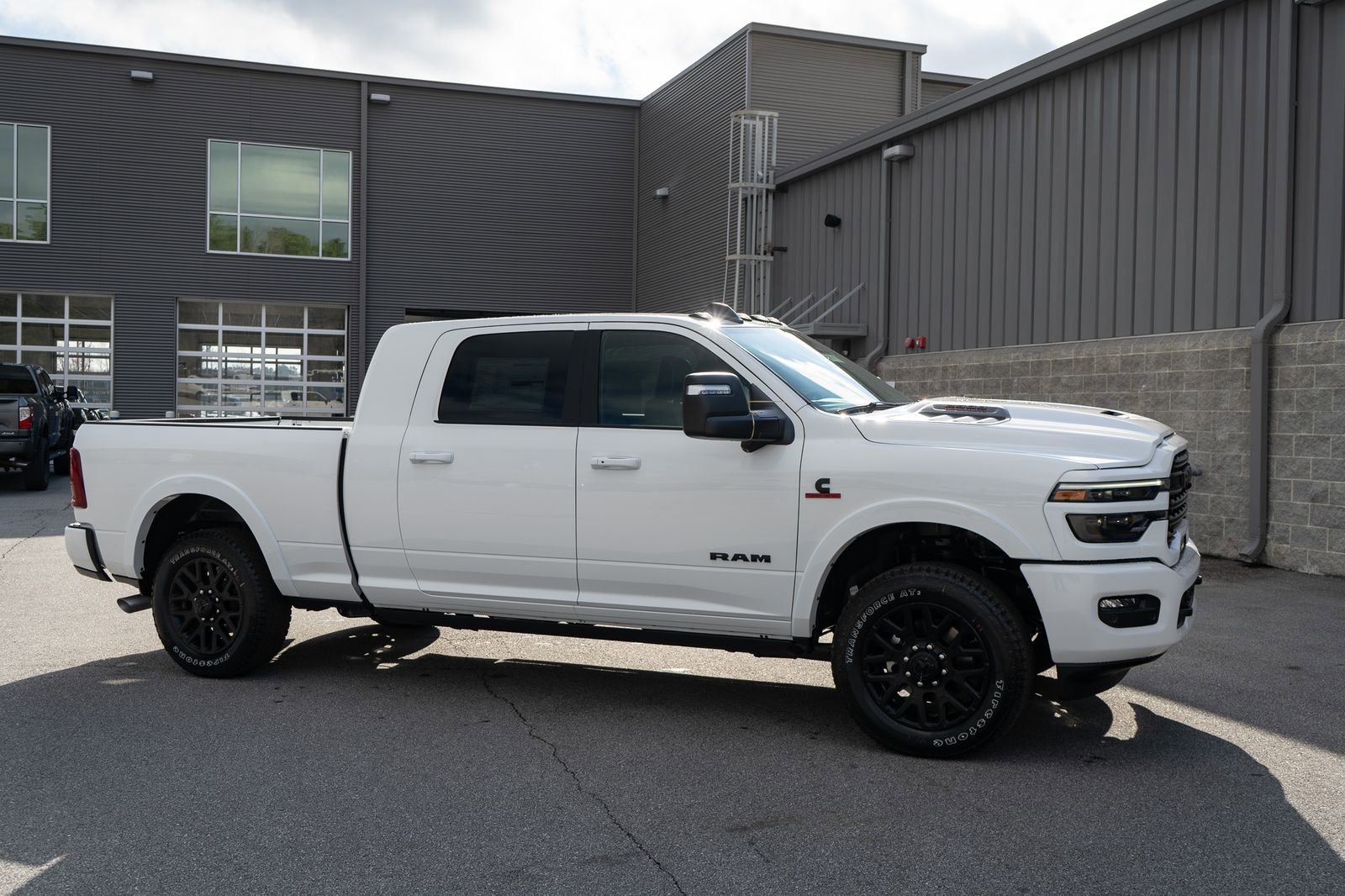 New 2026 RAM 2500 Limited AWD/4WD image 22