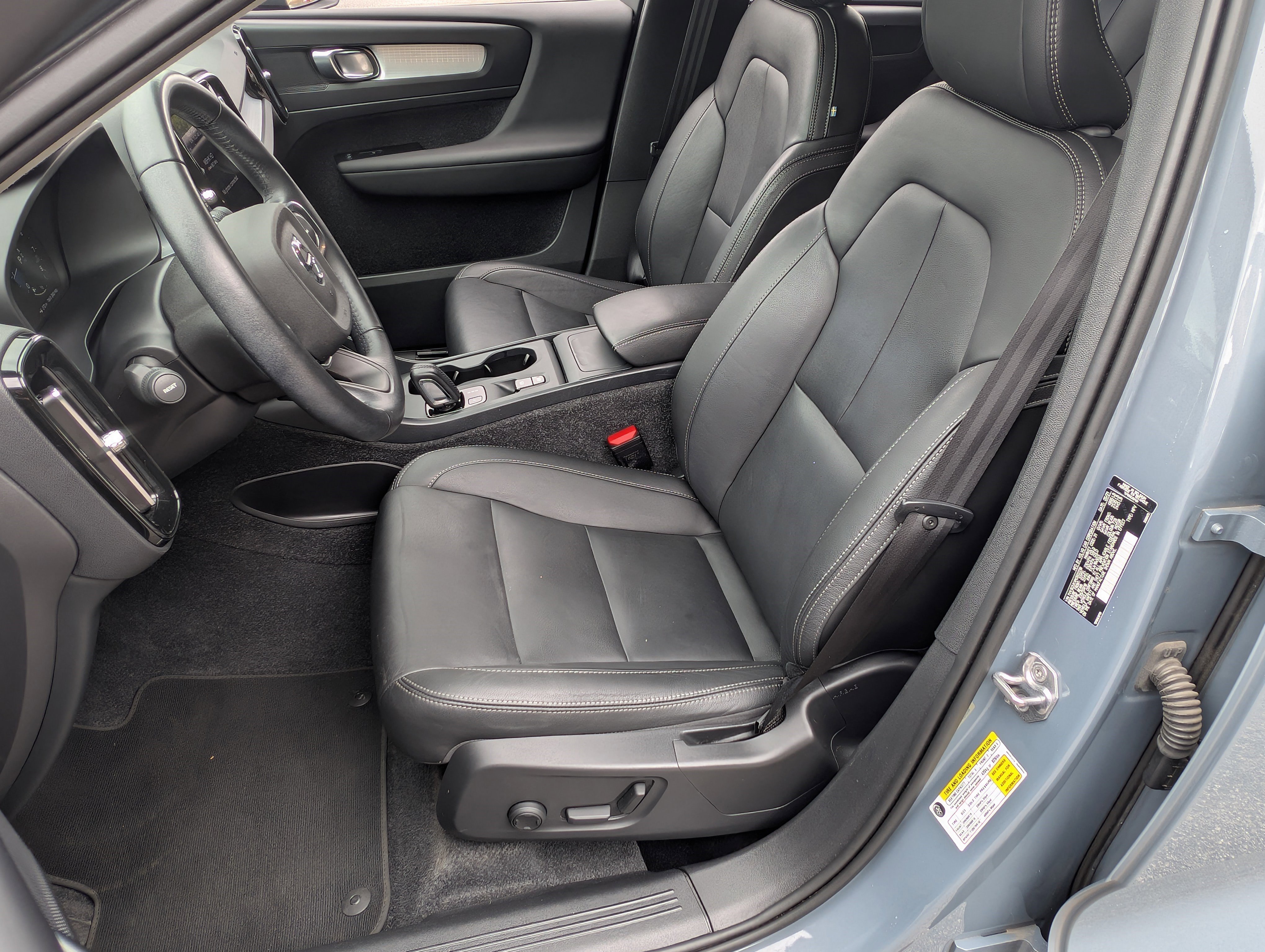 Used 2021 Volvo XC40 T5 Momentum AWD/4WD image 16