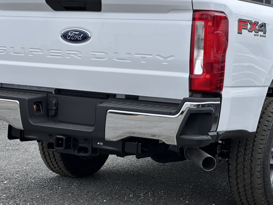 New 2025 Ford F250 XLT w/ FX4 Off-Road Package image 8
