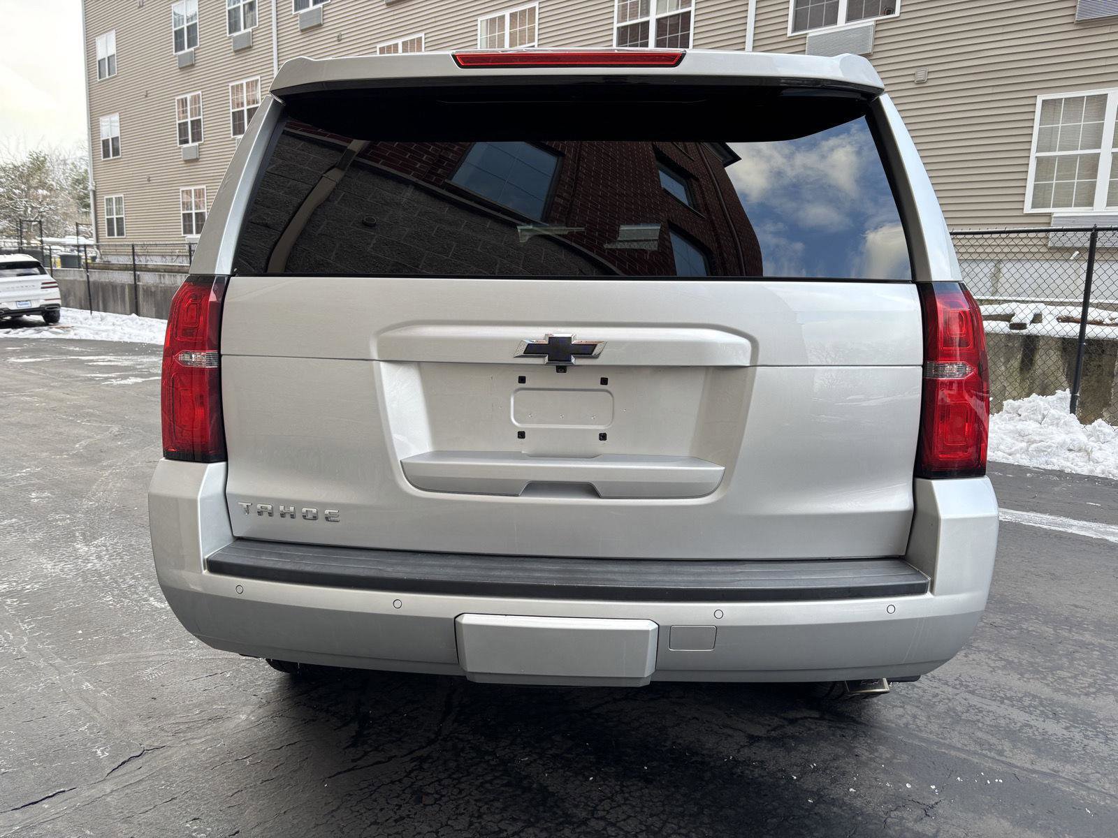 Used 2018 Chevrolet Tahoe LT w/ Luxury Package image 4