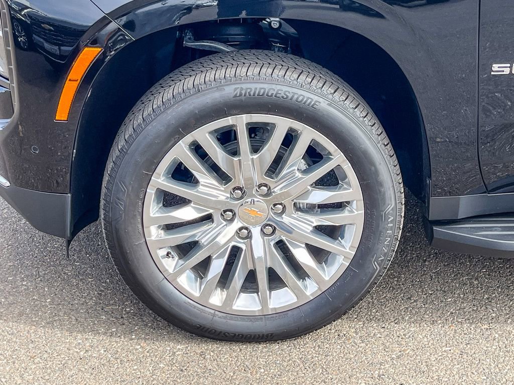 Used 2026 Chevrolet Suburban LS image 9