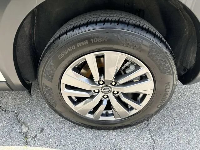 Used 2025 Nissan Pathfinder SV FWD image 13