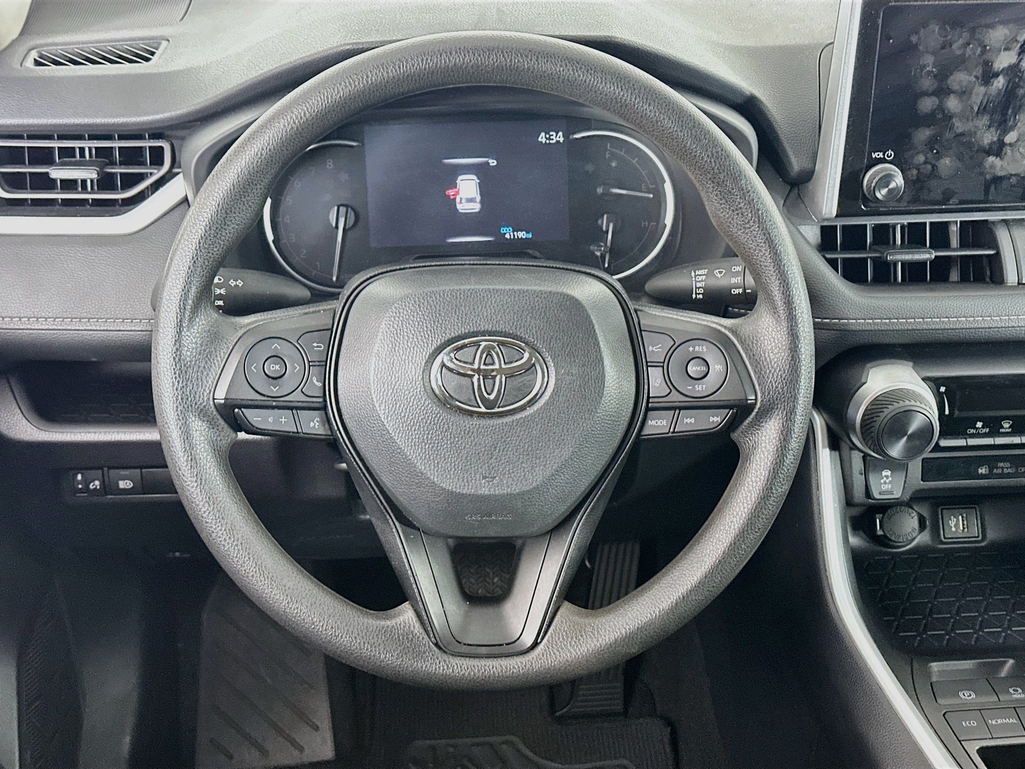 Used 2025 Toyota RAV4 LE FWD image 18