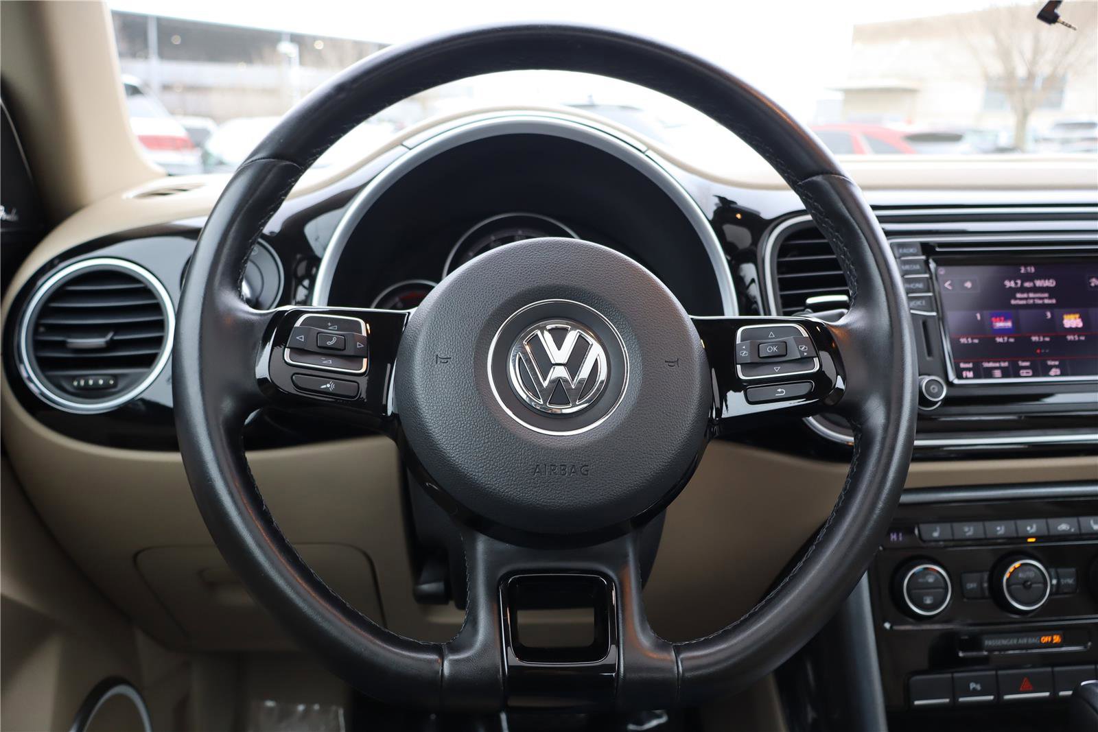 Used 2019 Volkswagen Beetle 2.0T SE w/ SE Premium Package image 17