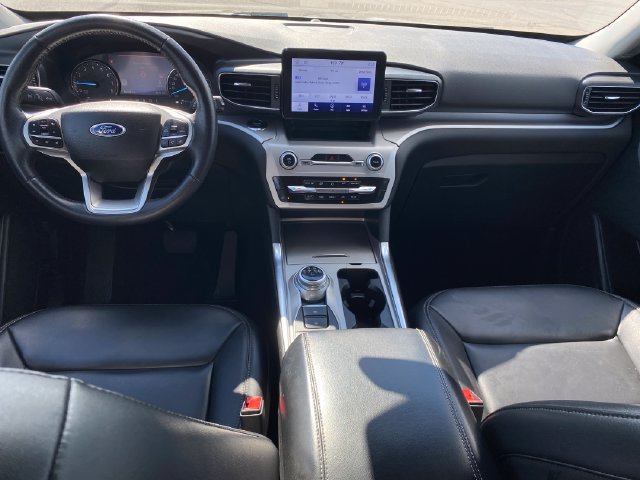 Used 2023 Ford Explorer XLT AWD/4WD image 5
