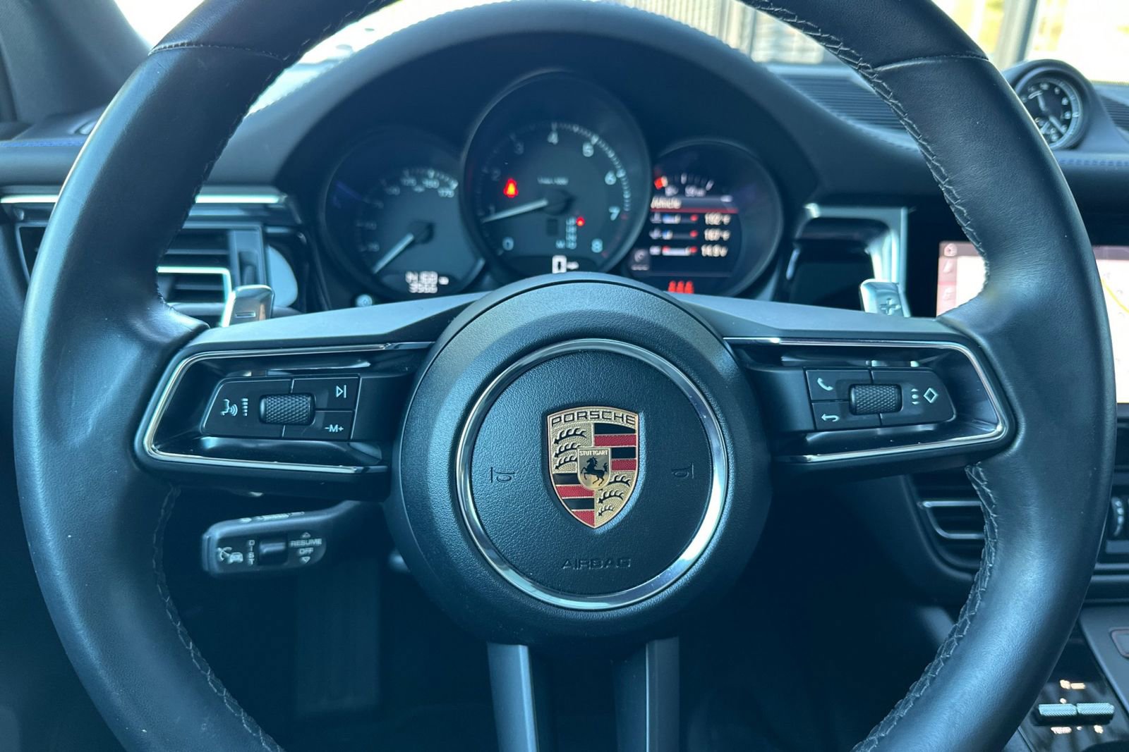 Used 2024 Porsche Macan image 29