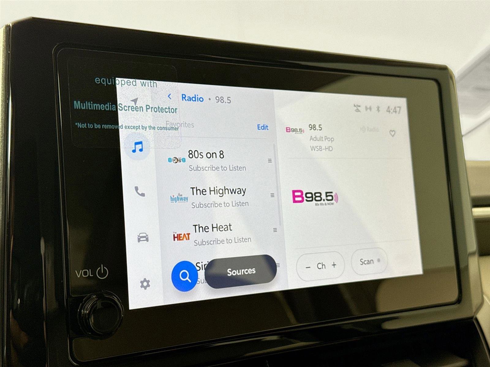 Used 2025 Toyota Corolla LE image 23