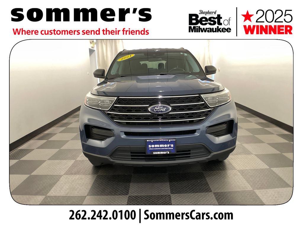 Used 2021 Ford Explorer XLT w/ Class III Trailer Tow Package AWD/4WD image 8