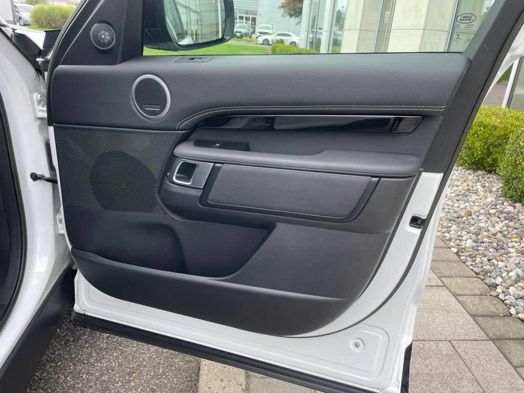 Used 2023 Land Rover Discovery S R-Dynamic AWD/4WD image 17