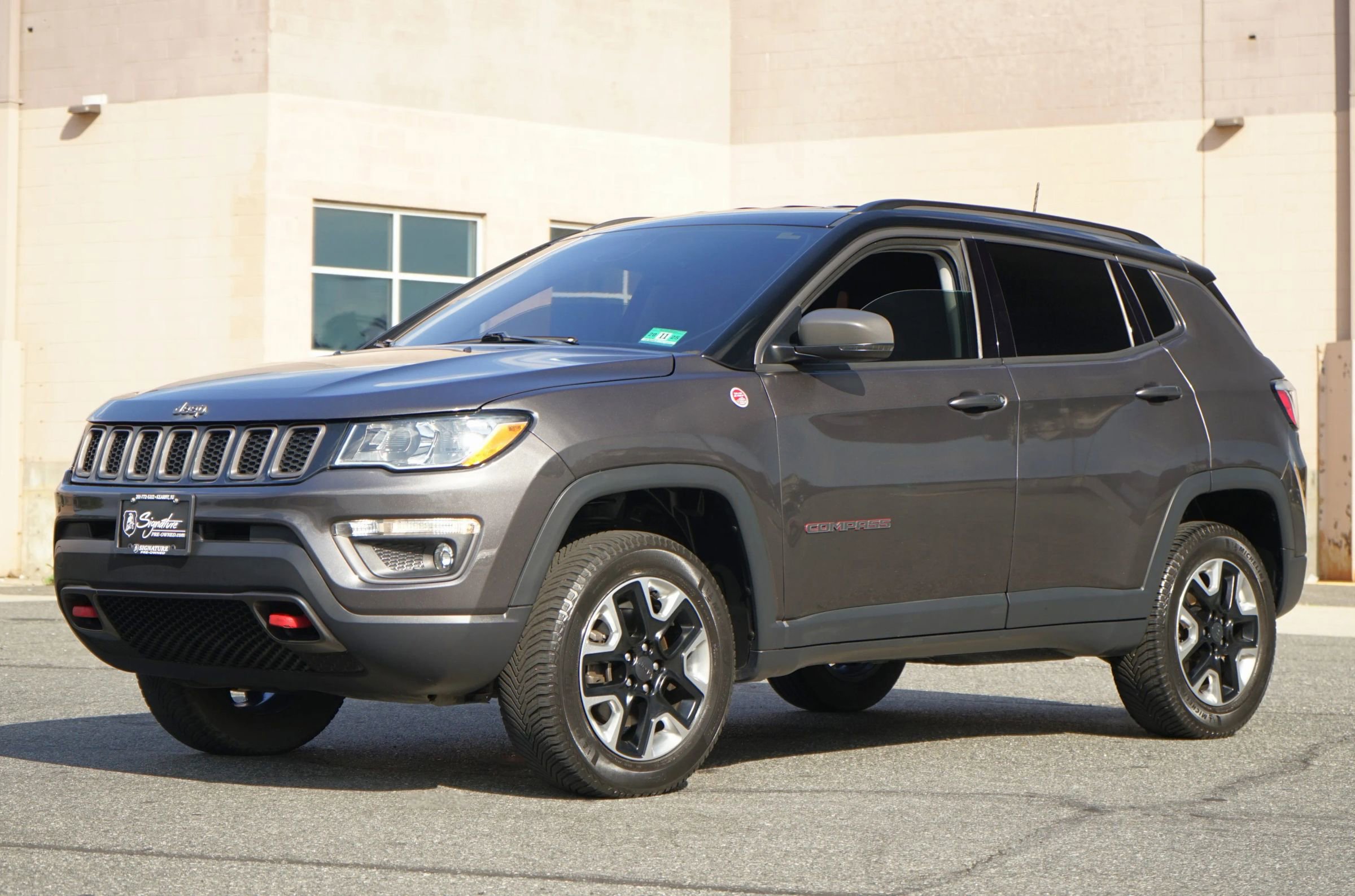 Used 2018 Jeep Compass Trailhawk image 2