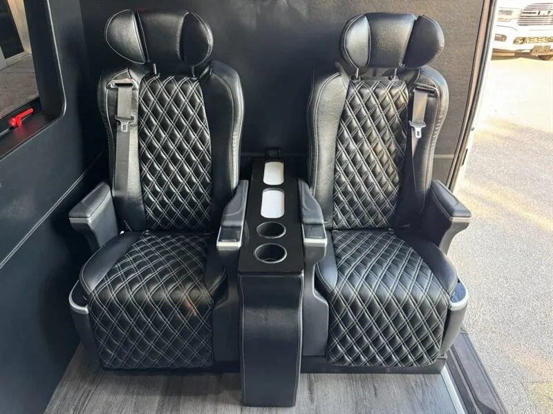 Used 2023 Mercedes-Benz Sprinter 3500 image 35