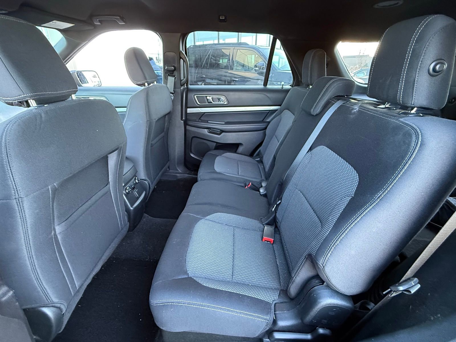 Used 2018 Ford Explorer XLT image 13