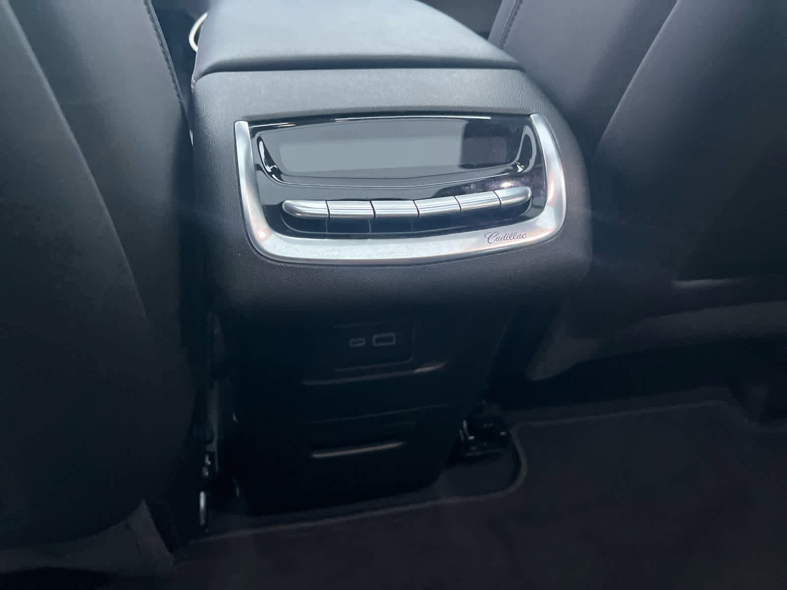 Used 2025 Cadillac XT6 Premium Luxury image 28