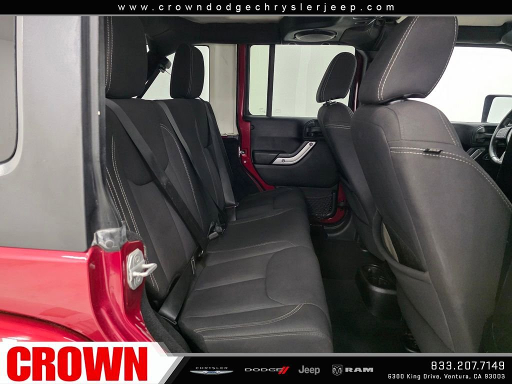 Used 2013 Jeep Wrangler Unlimited Sahara image 14